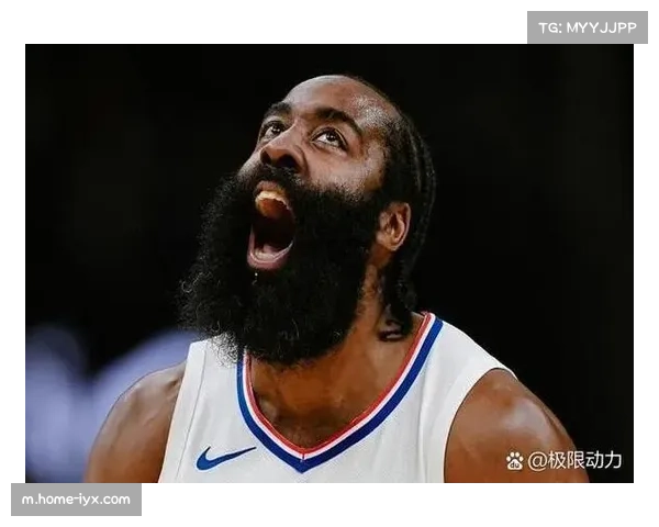 威少手感火热单节轰下11分 三分全中打湖人状态爆棚